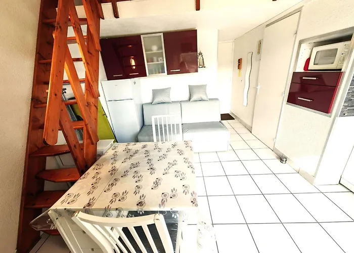 T2 Mezzanine Avec Climatisation, Piscine Et Parking Proche - Fr-1-607-119 아파트 *