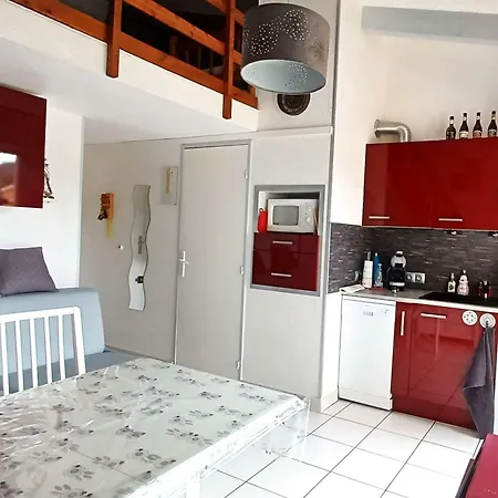T2 Mezzanine Avec Climatisation, Piscine Et Parking Proche - Fr-1-607-119 דירה אגדה
