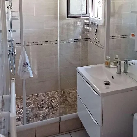 T2 Mezzanine Avec Climatisation, Piscine Et Parking Proche - Fr-1-607-119 דירה